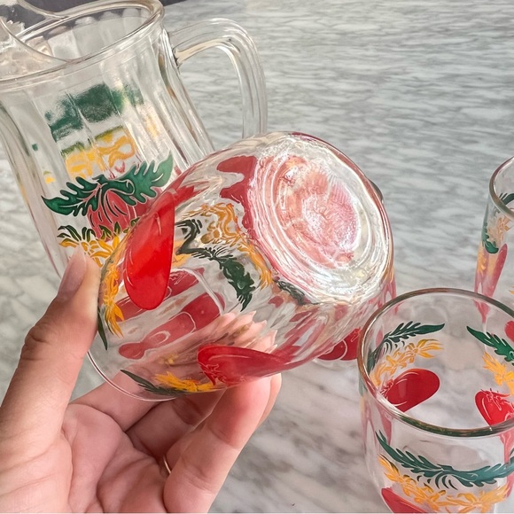 Vintage Glass Pitcher & Tumbler Set with Tomato Design - Picture 5 of 9